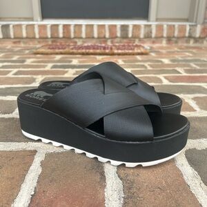 Sorel Cameron Black Leather Platform Flatform Crossband Slide Sandals 10